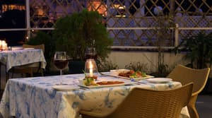 thumbnail: Outdoor dining