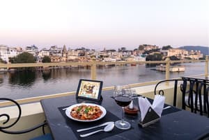 thumbnail: Restaurant