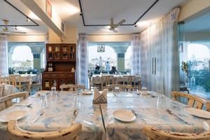 thumbnail: Restaurant