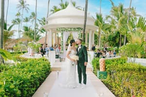 thumbnail: Outdoor wedding area