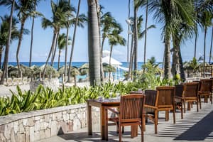 thumbnail: Outdoor dining