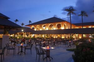 thumbnail: Outdoor dining