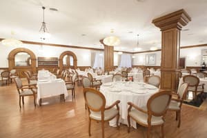 thumbnail: Restaurant