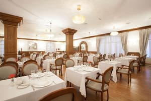 thumbnail: Restaurant