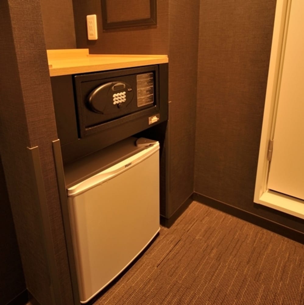 Mini-refrigerator