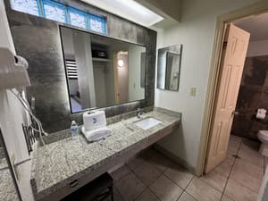 thumbnail: Bathroom amenities