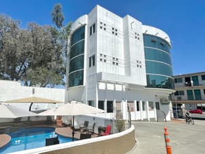 thumbnail: Exterior