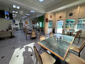 thumbnail: Restaurant