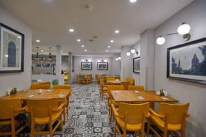 thumbnail: Restaurant