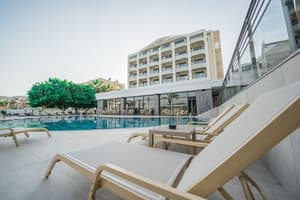 thumbnail: Rooftop pool