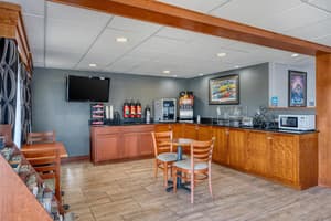 thumbnail: Breakfast area