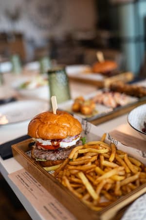 thumbnail: Restaurant