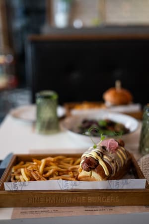 thumbnail: Restaurant