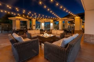 thumbnail: Bar (on property)