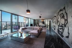 thumbnail: Bar (on property)