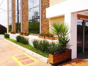 thumbnail: Exterior