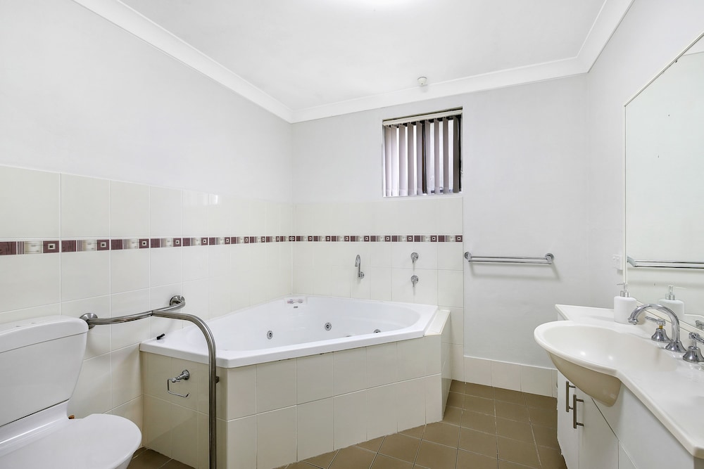 Jetted tub
