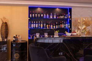 thumbnail: Bar (on property)