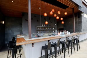 thumbnail: Bar (on property)