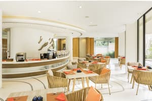 thumbnail: Restaurant