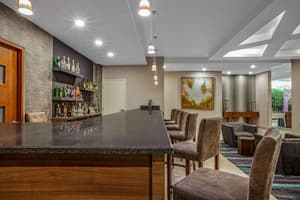 thumbnail: Bar (on property)