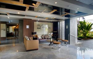 thumbnail: Lobby sitting area
