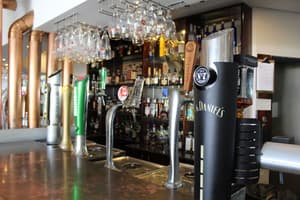 thumbnail: Bar (on property)