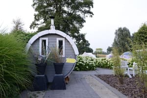 thumbnail: Exterior