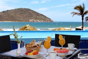 thumbnail: Restaurant
