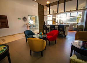 thumbnail: Bar (on property)