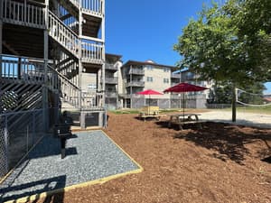 thumbnail: Exterior