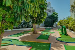 thumbnail: Mini-golf