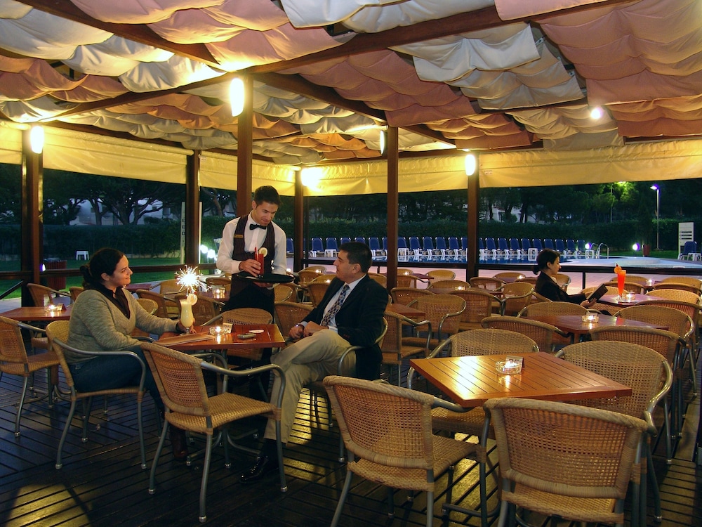 Restaurant-cafeteria