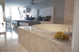 thumbnail: Deep soaking bathtub