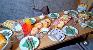 thumbnail: Breakfast area