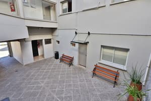 thumbnail: Exterior