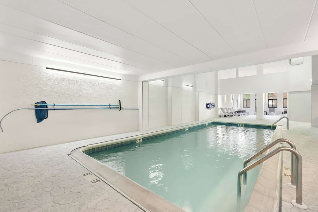 Swimming pool-spa