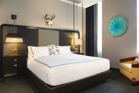 1 King Bed