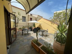 thumbnail: Interior entrance