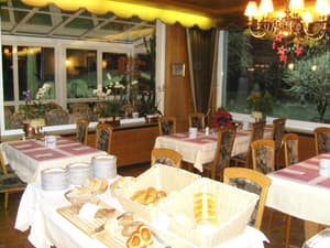 thumbnail: Restaurant