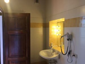 thumbnail: Interior entrance