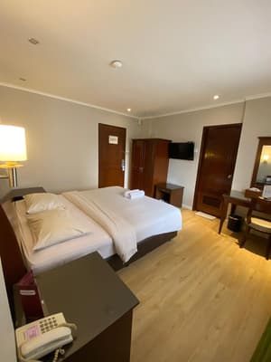 thumbnail: Room