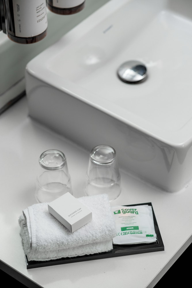 Bathroom amenities