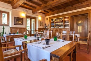 thumbnail: Restaurant