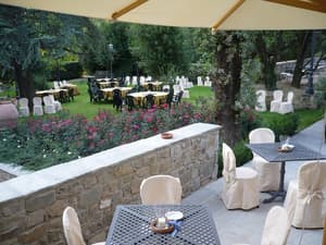 thumbnail: Outdoor banquet area