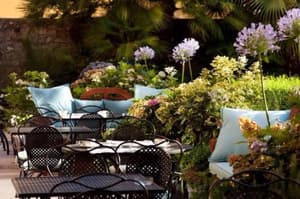 thumbnail: Outdoor dining