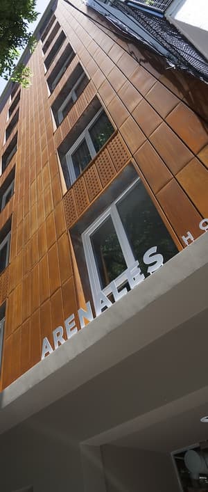 thumbnail: Front of property