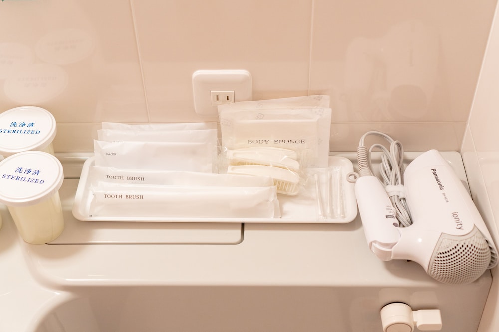 Bathroom amenities