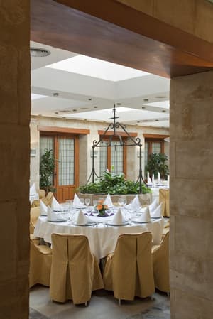 thumbnail: Restaurant