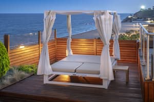thumbnail: Exterior